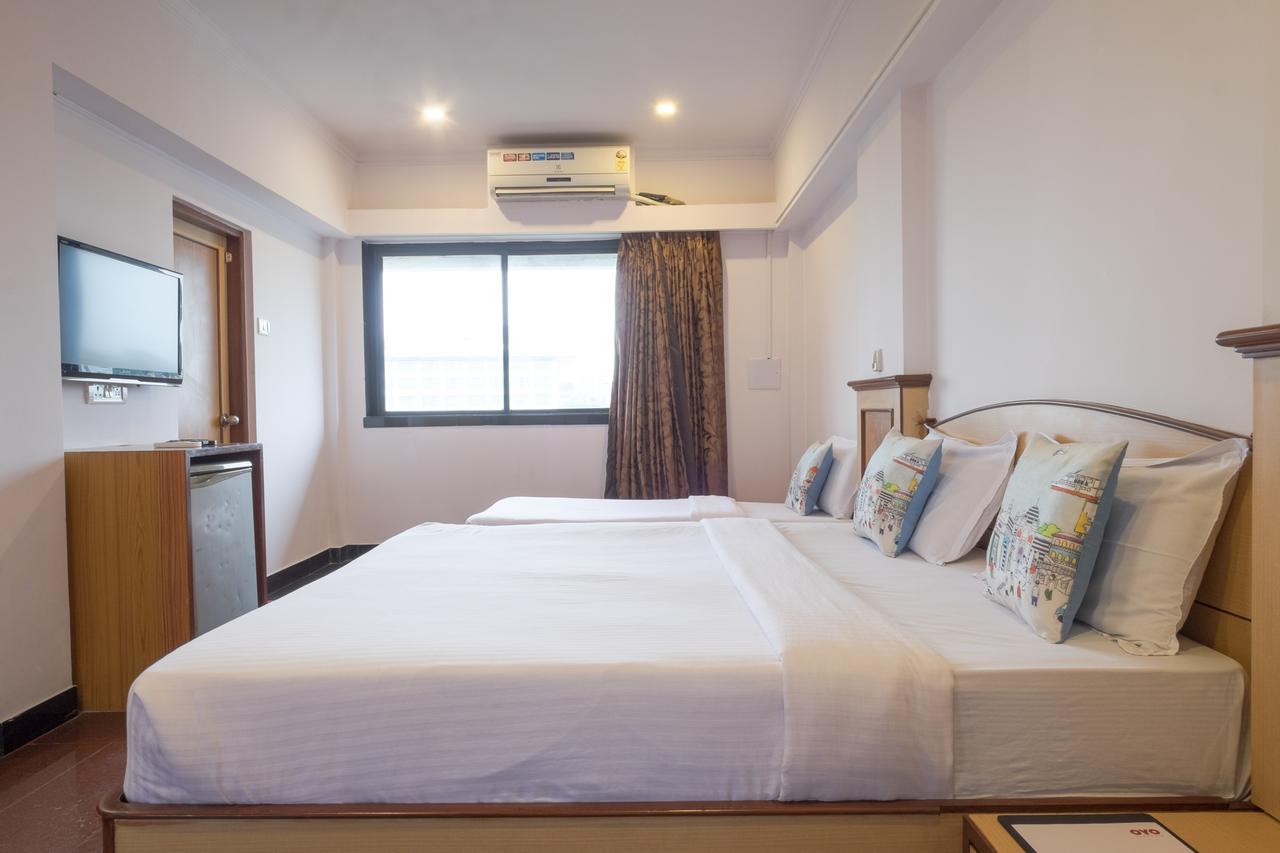 Oyo Flagship 561 Host Inn Bombaim Exterior foto