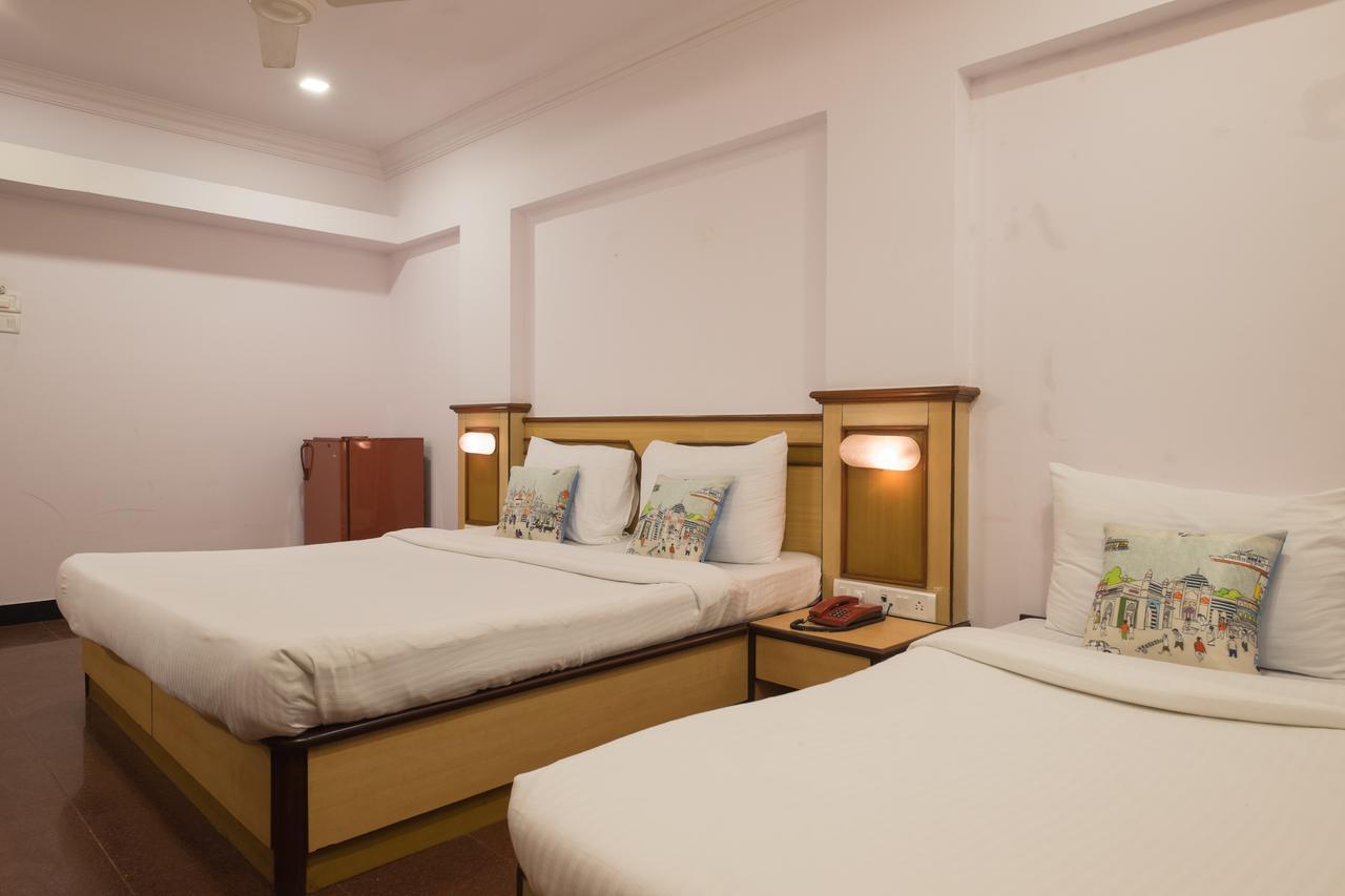 Oyo Flagship 561 Host Inn Bombaim Exterior foto