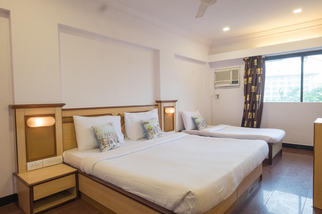 Oyo Flagship 561 Host Inn Bombaim Exterior foto