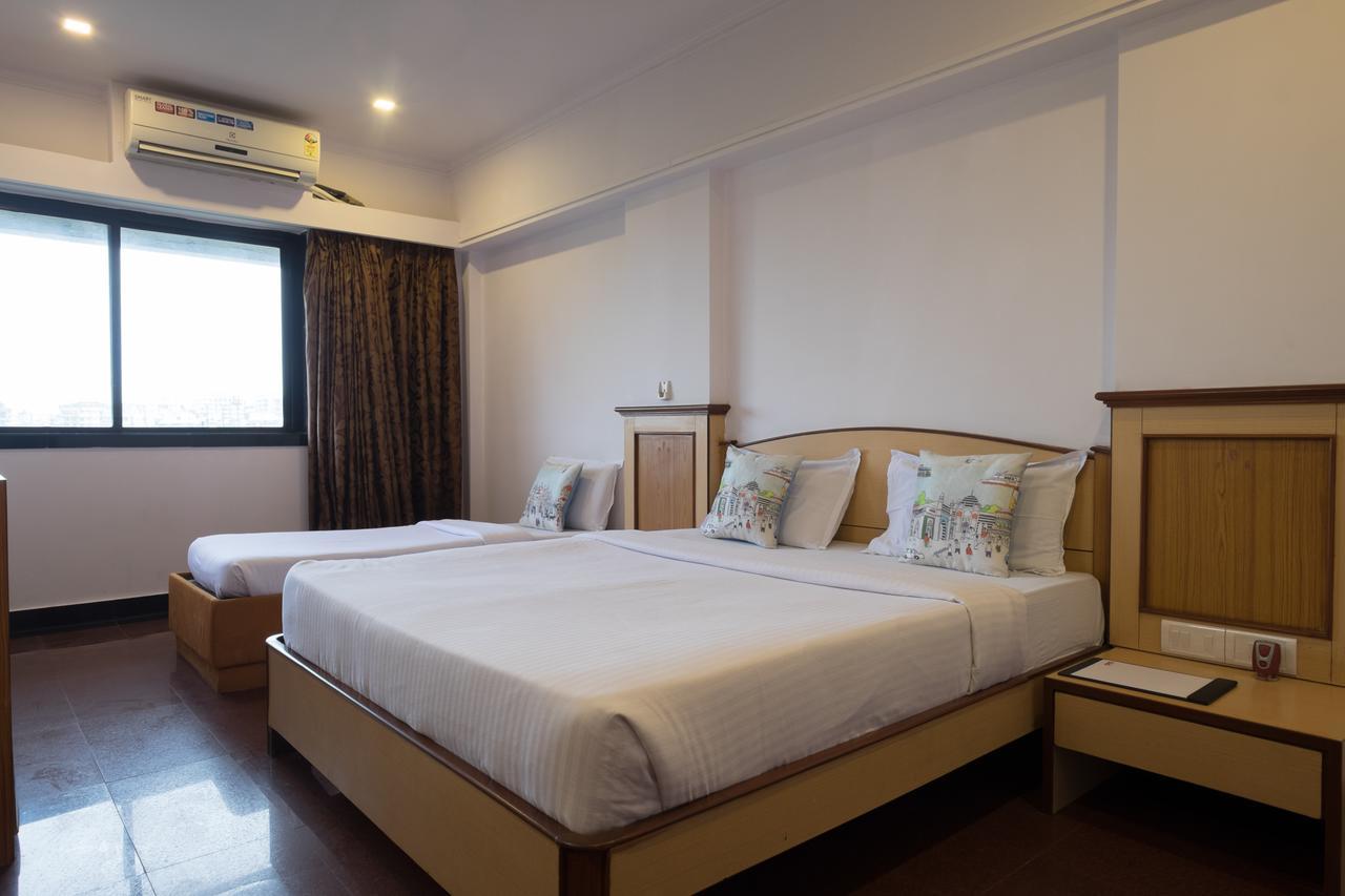 Oyo Flagship 561 Host Inn Bombaim Exterior foto