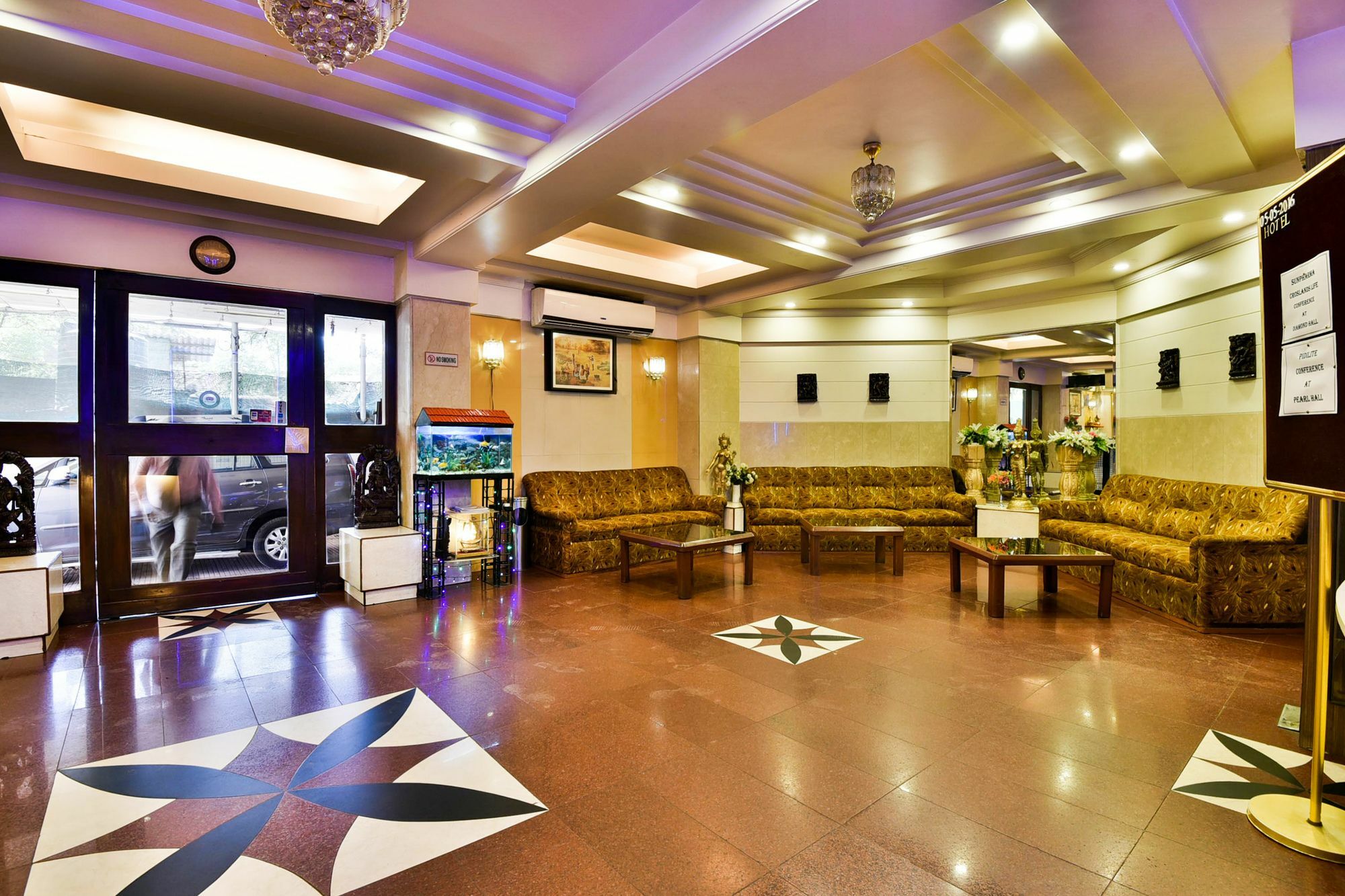 Oyo Flagship 561 Host Inn Bombaim Exterior foto